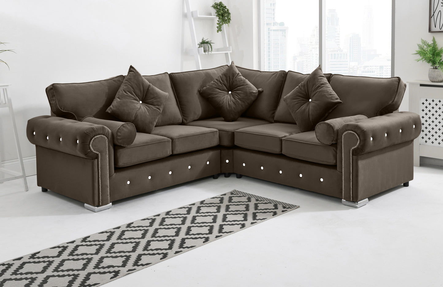 Novara Corner Fullback + Extra Cushions + Diamonds