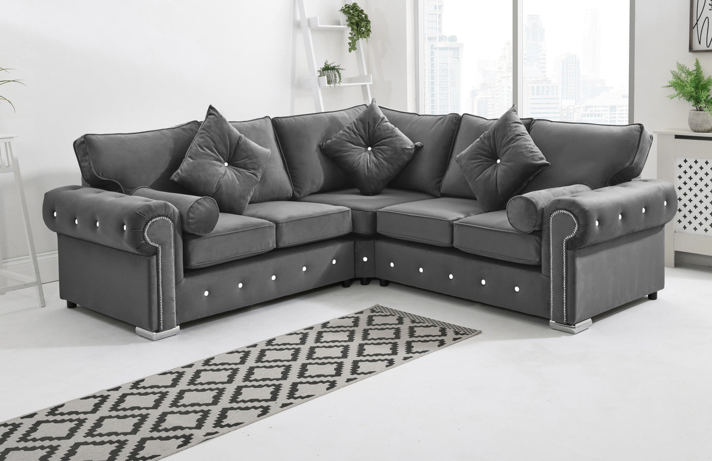Novara Corner Fullback + Extra Cushions + Diamonds
