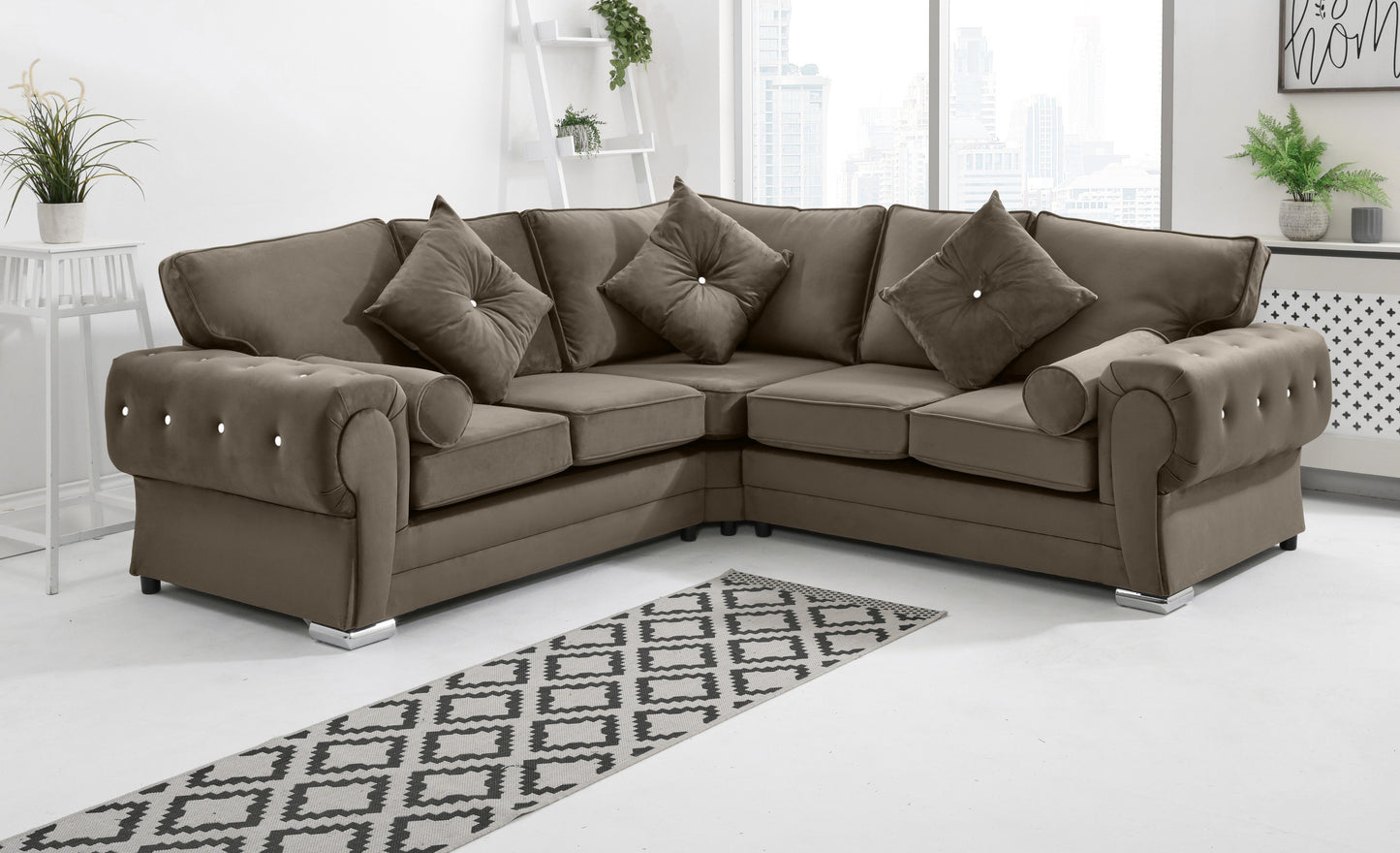 Lucera Plush Corner Fullback + Extra Cushions + Diamonds