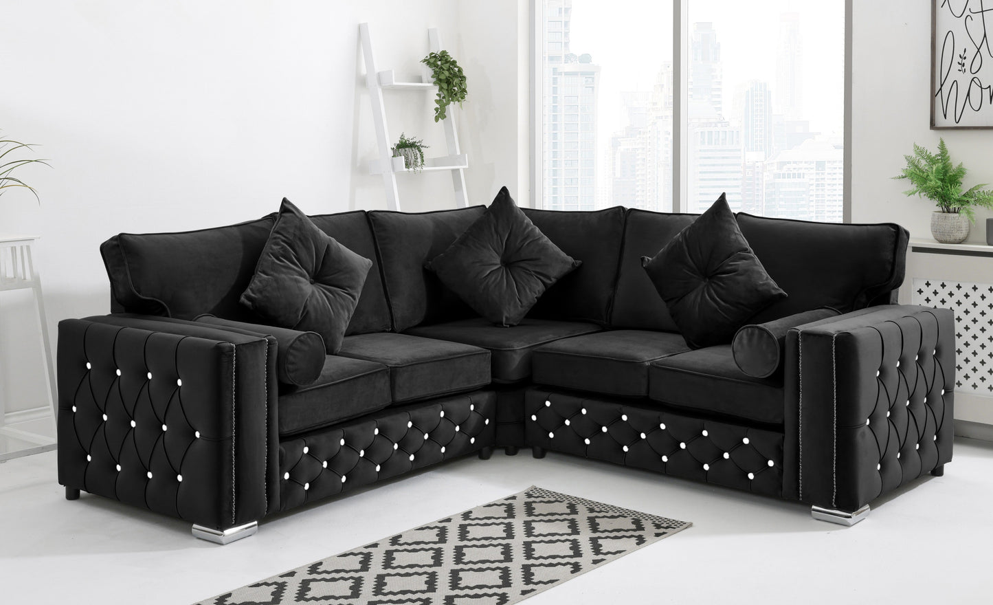 Ventura Corner Fullback + Extra Cushions + Diamonds