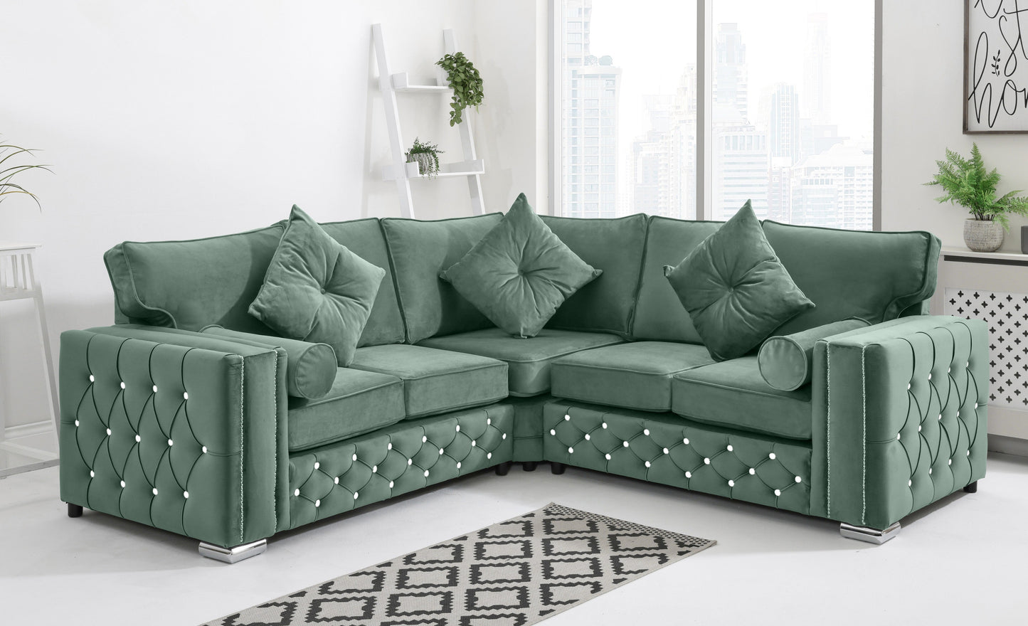 Ventura Corner Fullback + Extra Cushions + Diamonds