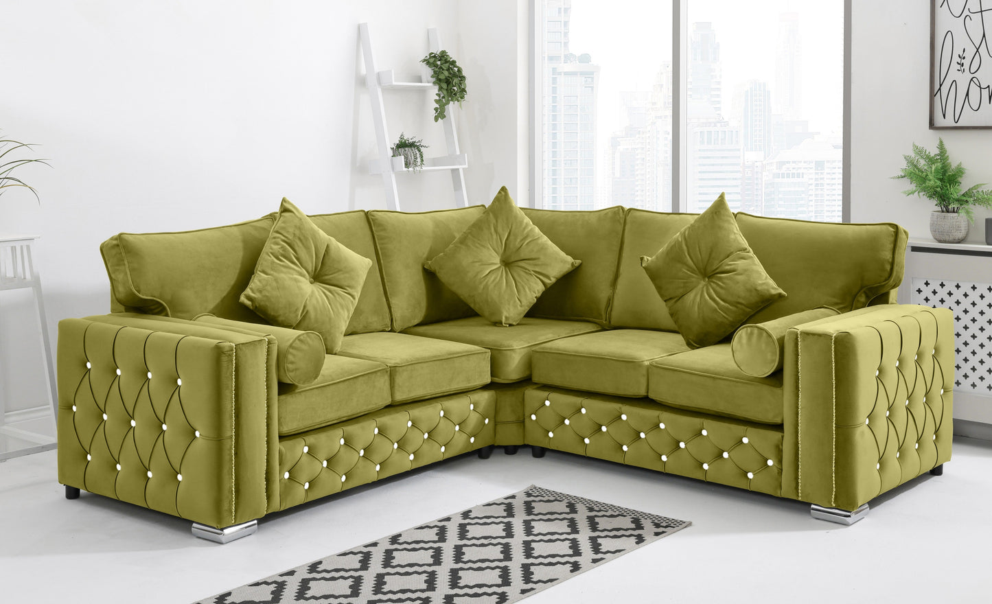 Ventura Corner Fullback + Extra Cushions + Diamonds