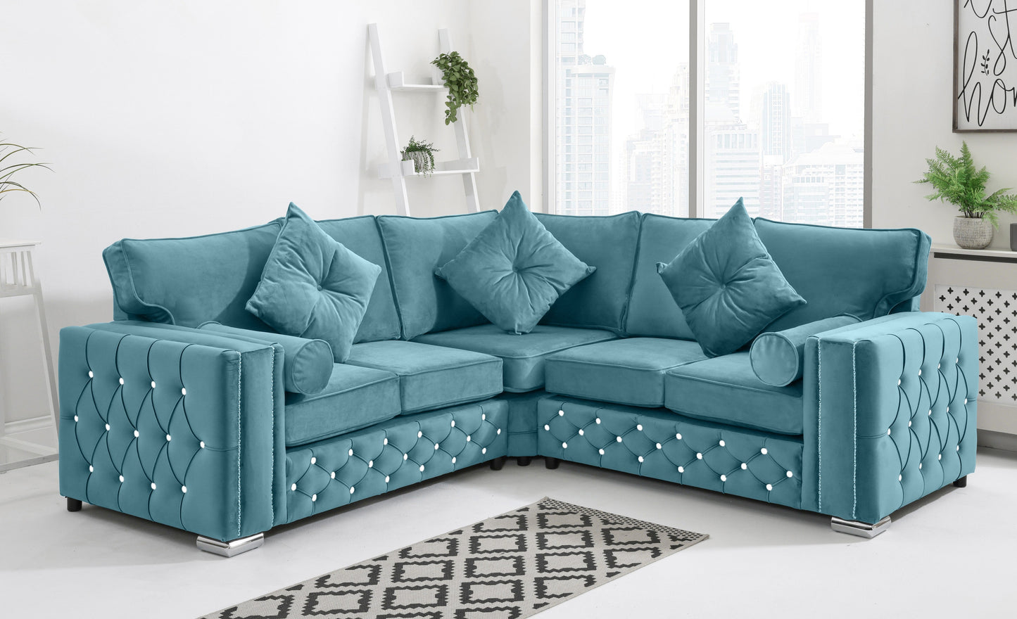 Ventura Corner Fullback + Extra Cushions + Diamonds
