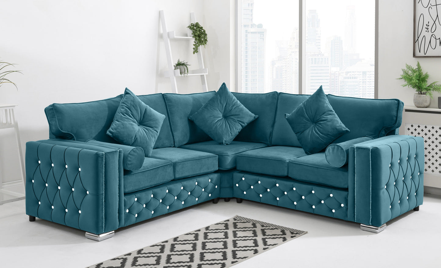 Ventura Corner Fullback + Extra Cushions + Diamonds