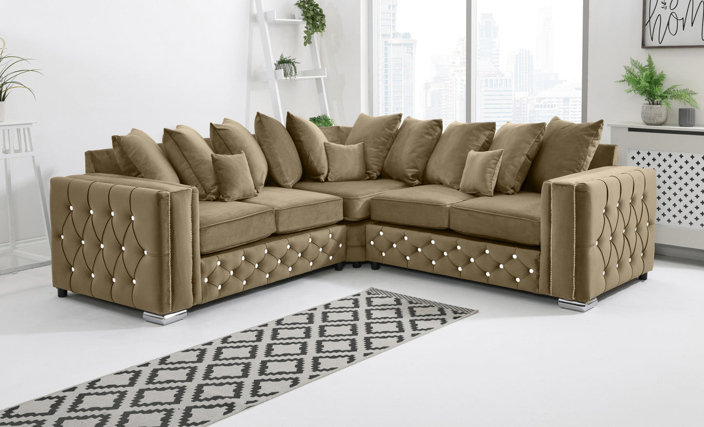 Ventura Corner Scatterback + Diamonds