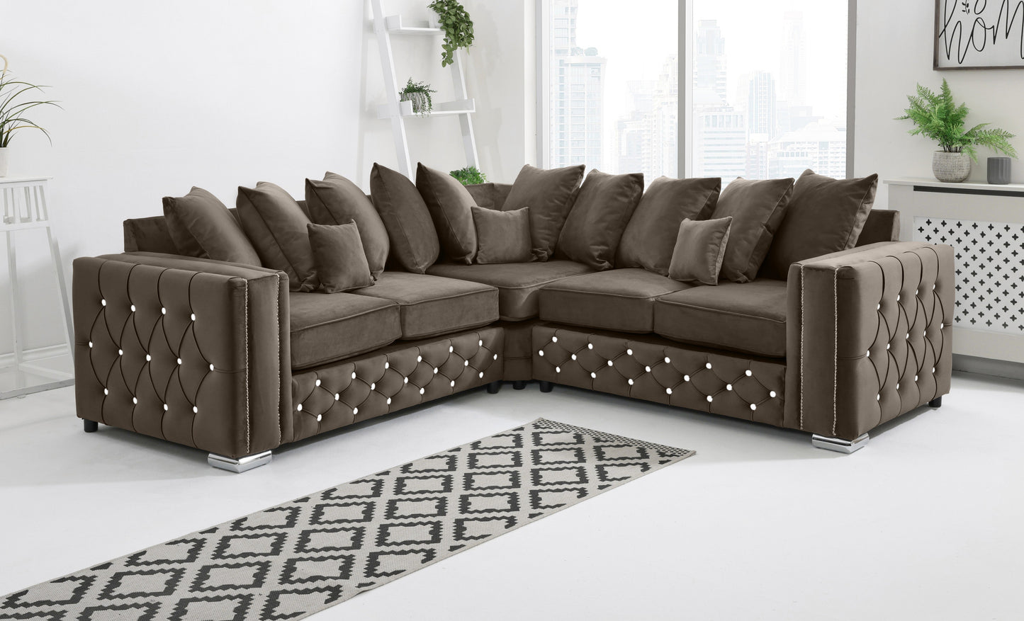 Ventura Corner Scatterback + Diamonds