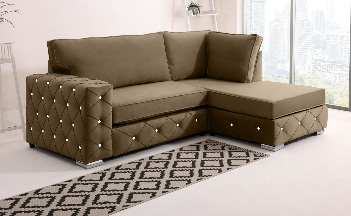 Castro Lounge Fullback - Facing Right + Diamonds