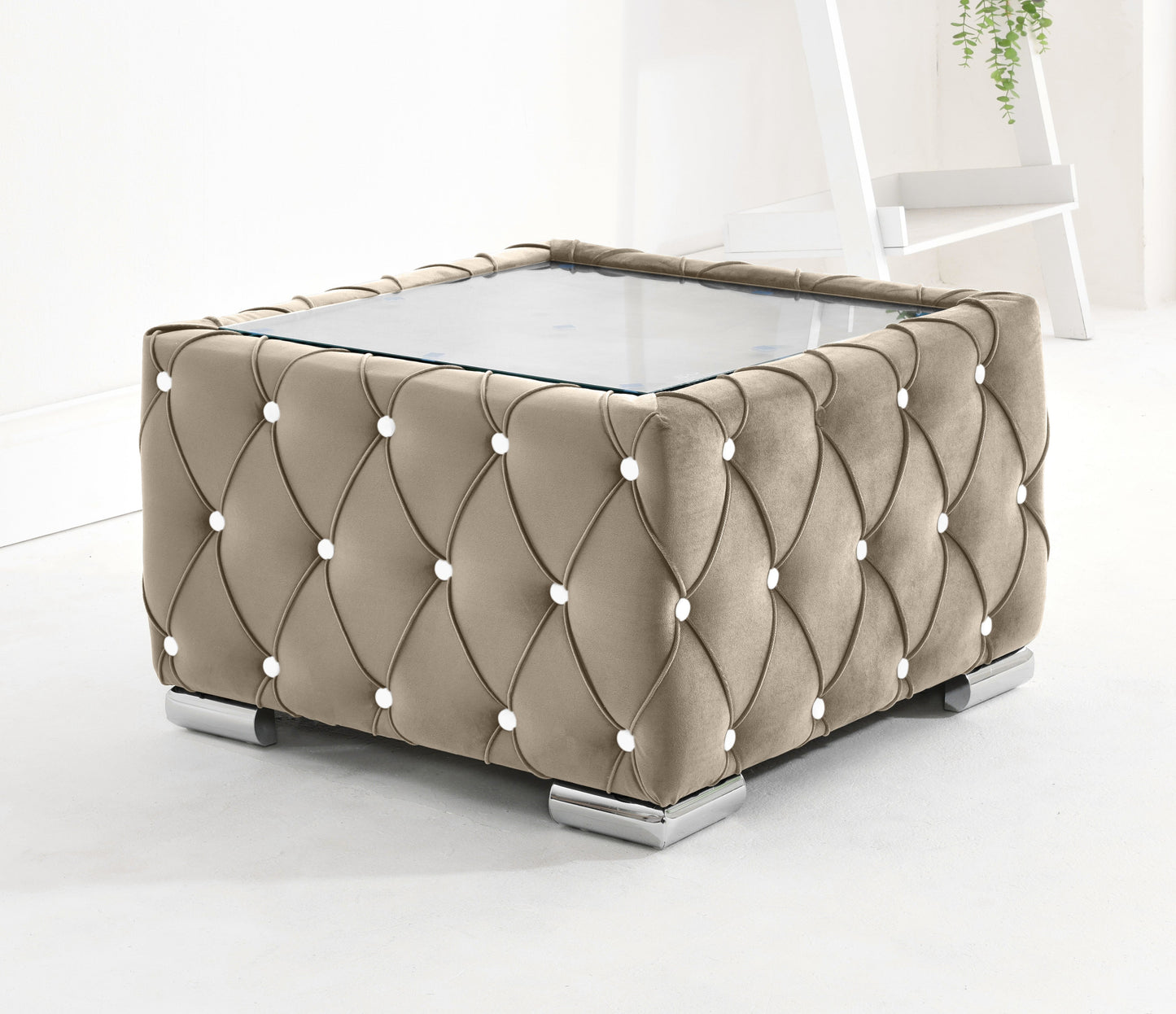 Lucera Plush Corner Fullback + Extra Cushions + Diamonds