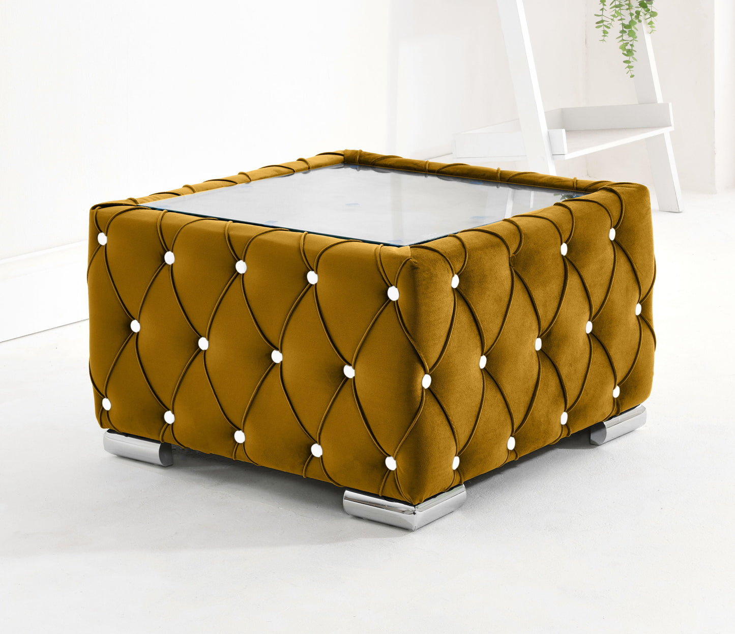 Lucera Plush Corner Fullback + Extra Cushions + Diamonds