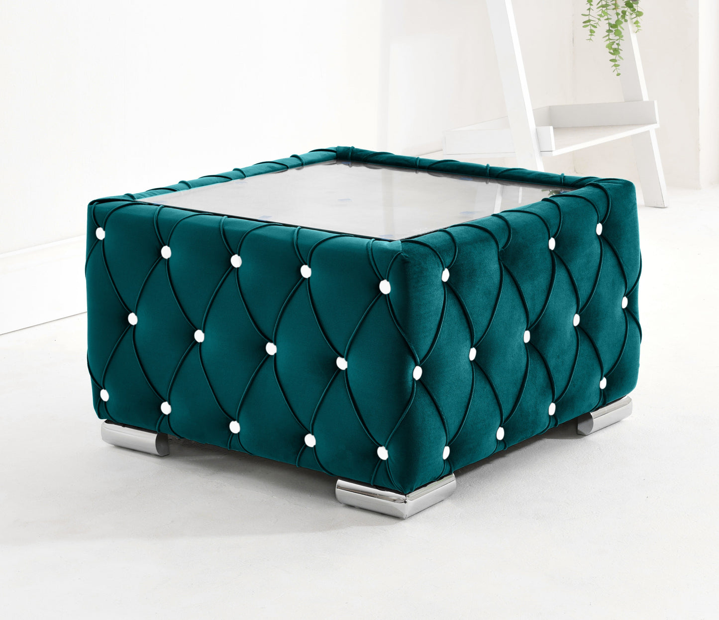 Lucera Plush Corner Fullback + Extra Cushions + Diamonds
