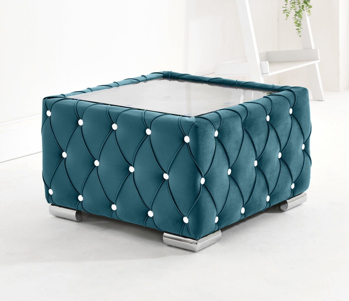 Lucera Plush Corner Fullback + Extra Cushions + Diamonds
