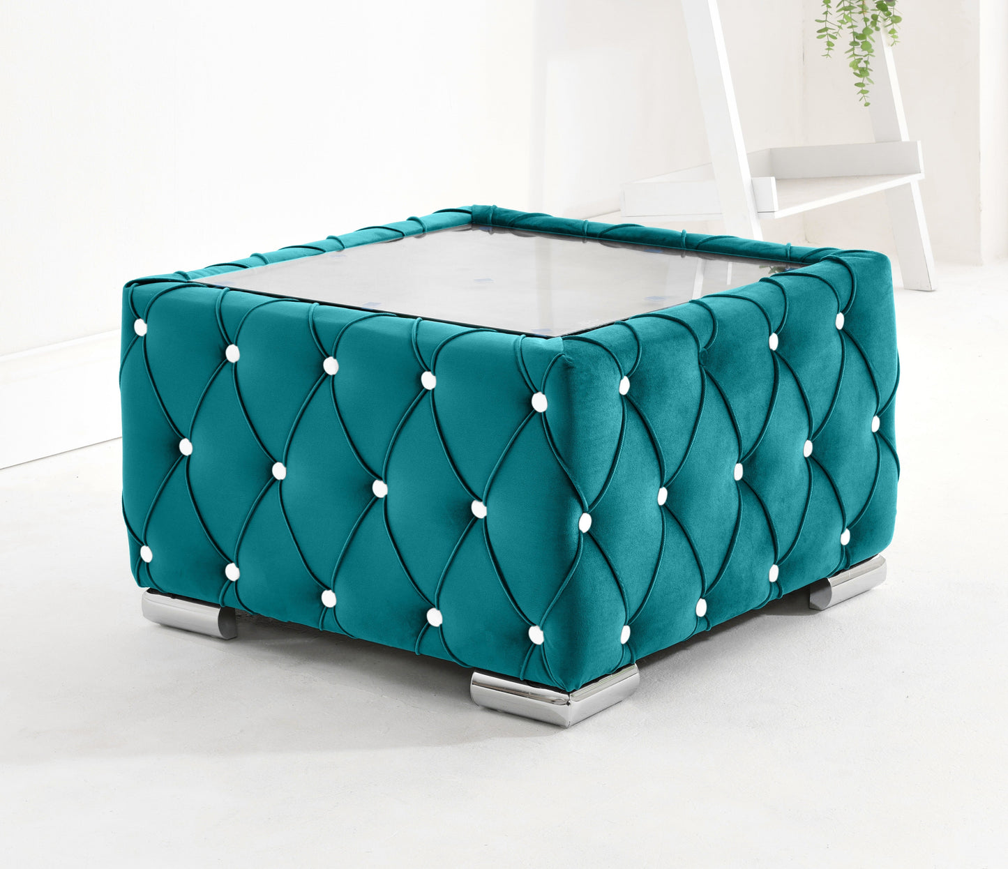 Lucera Plush Corner Fullback + Extra Cushions + Diamonds