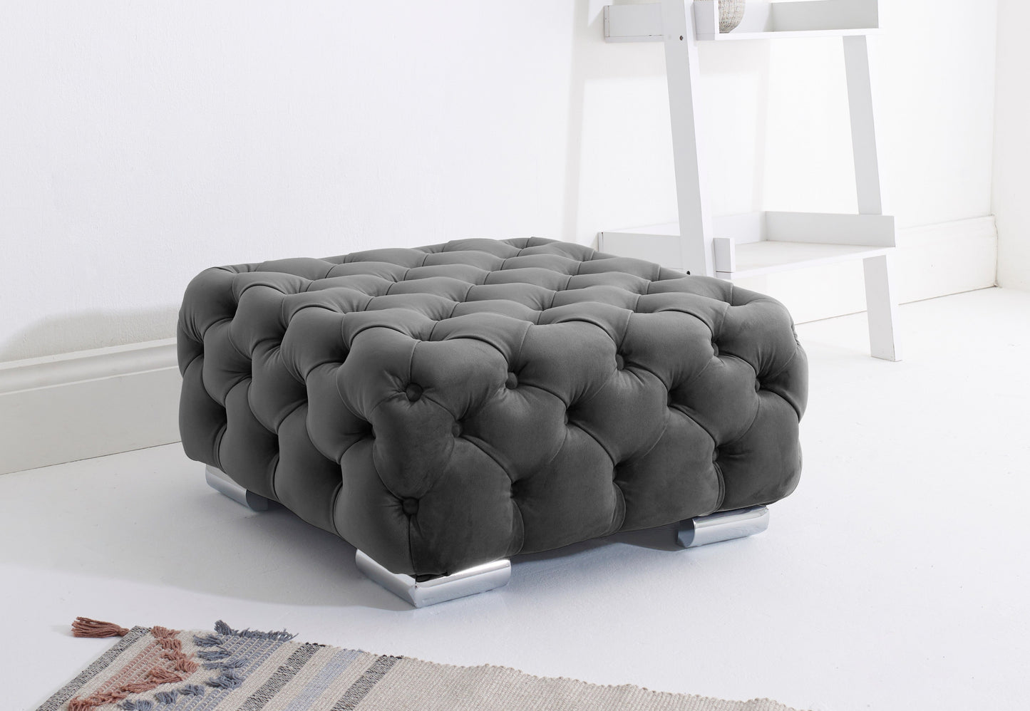 Lucera Plush Corner Fullback + Extra Cushions + Diamonds