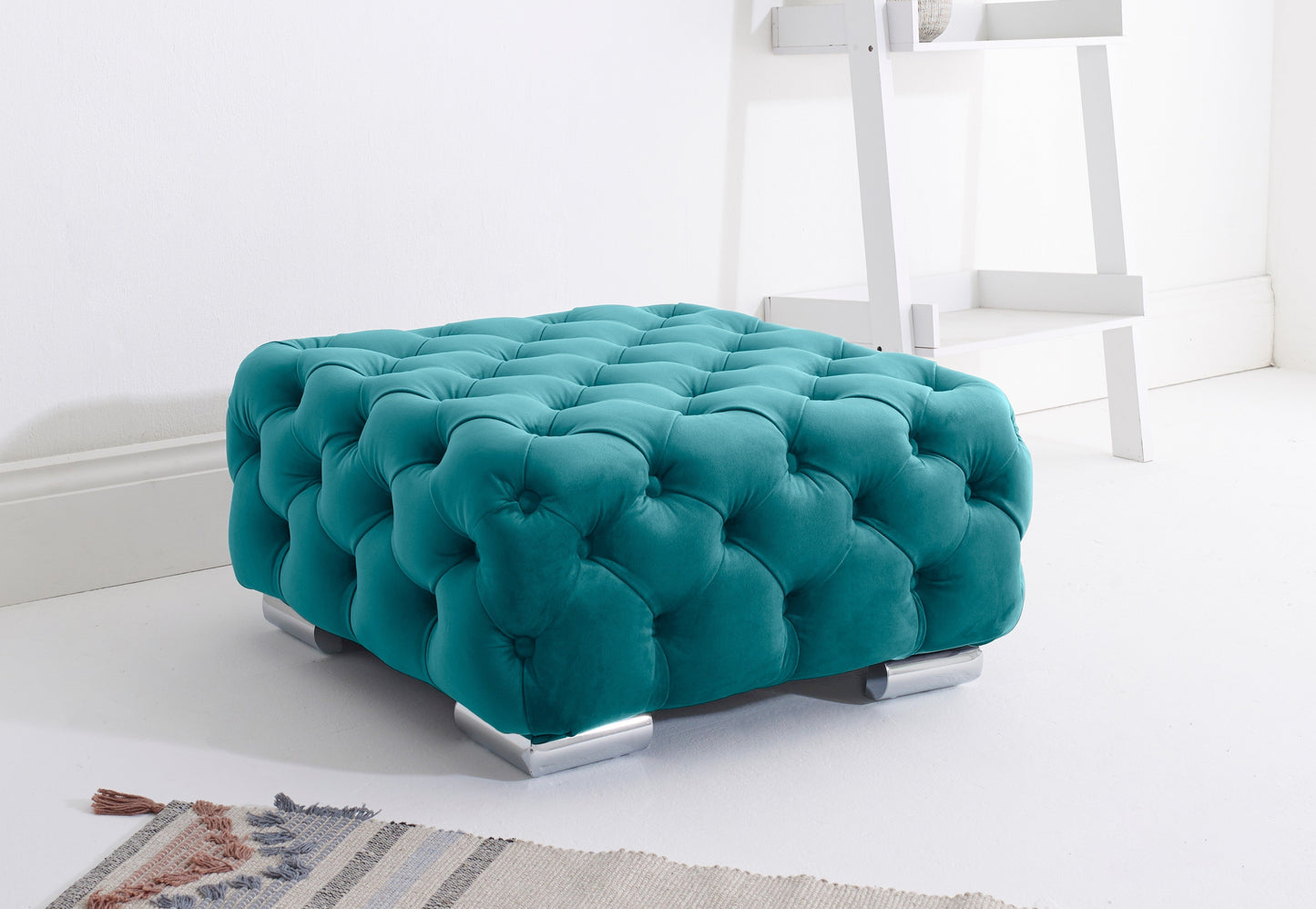 Lucera Plush Corner Fullback + Extra Cushions + Diamonds