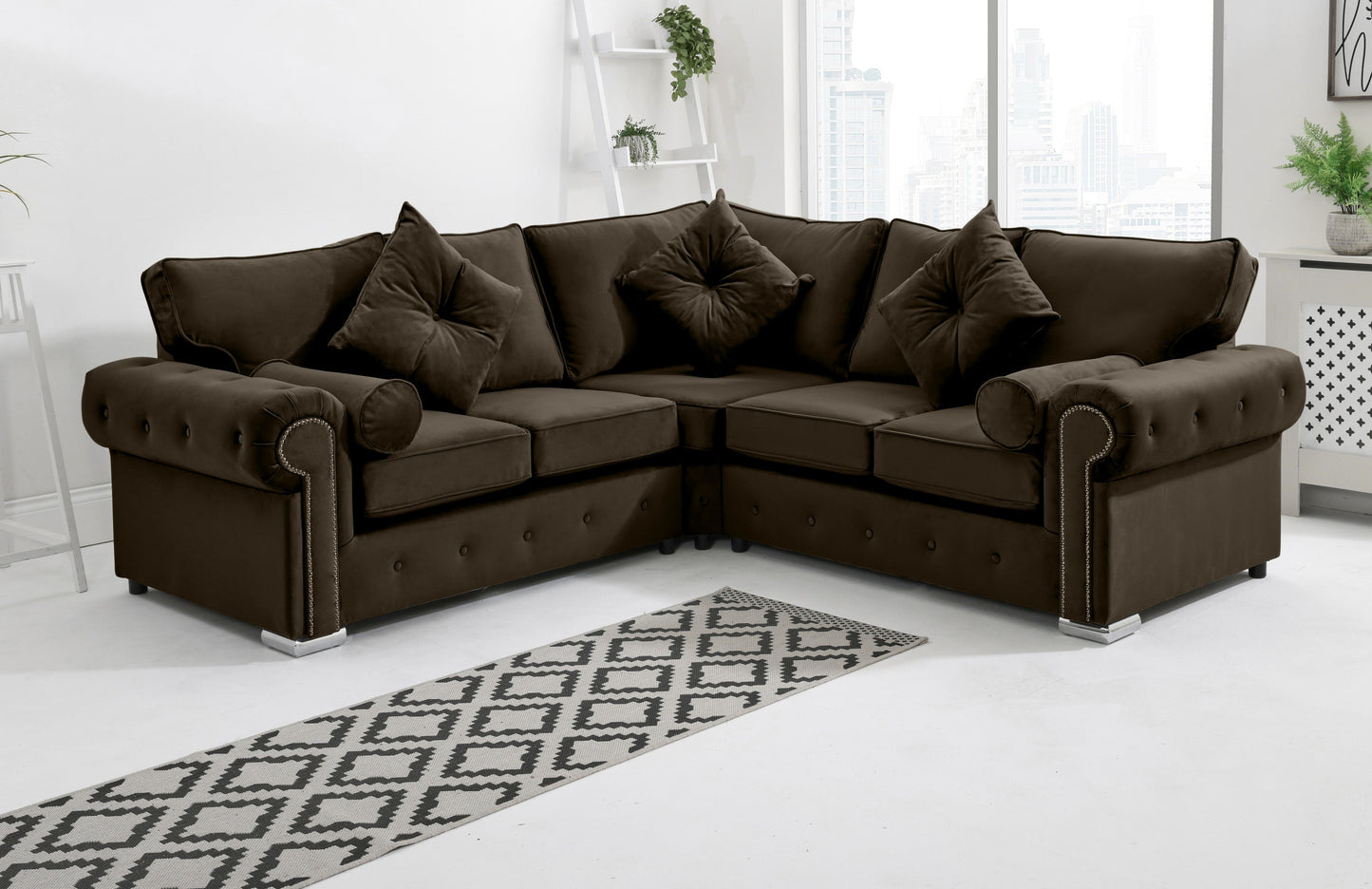Novara Corner Fullback + Extra Cushions