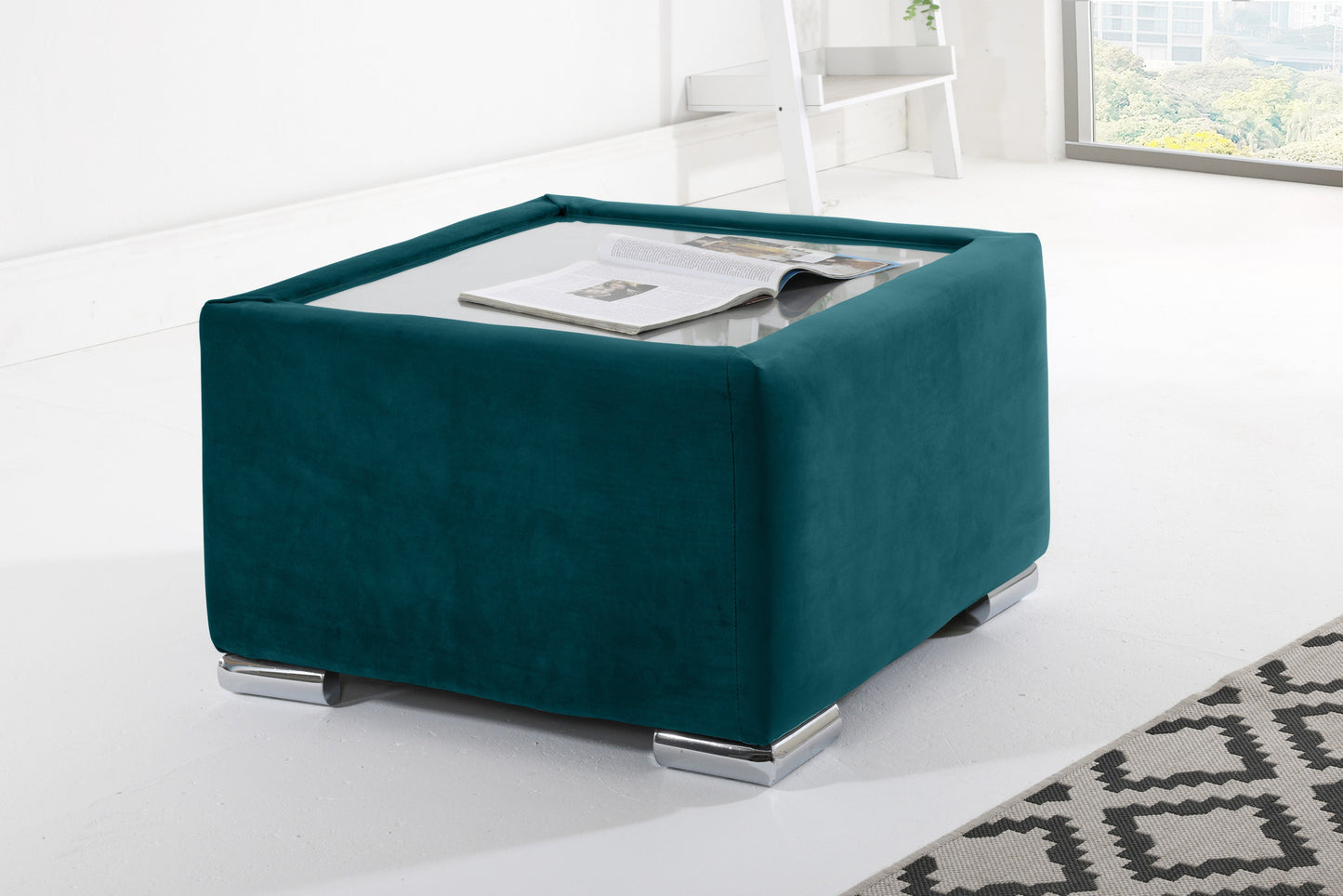 Lucera Plush Corner Fullback + Extra Cushions + Diamonds
