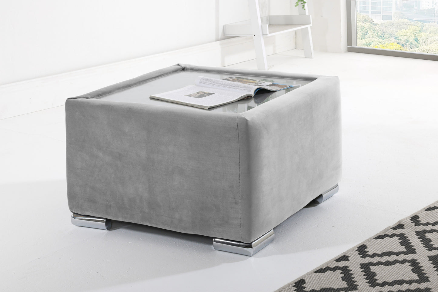 Lucera Plush Corner Fullback + Extra Cushions + Diamonds