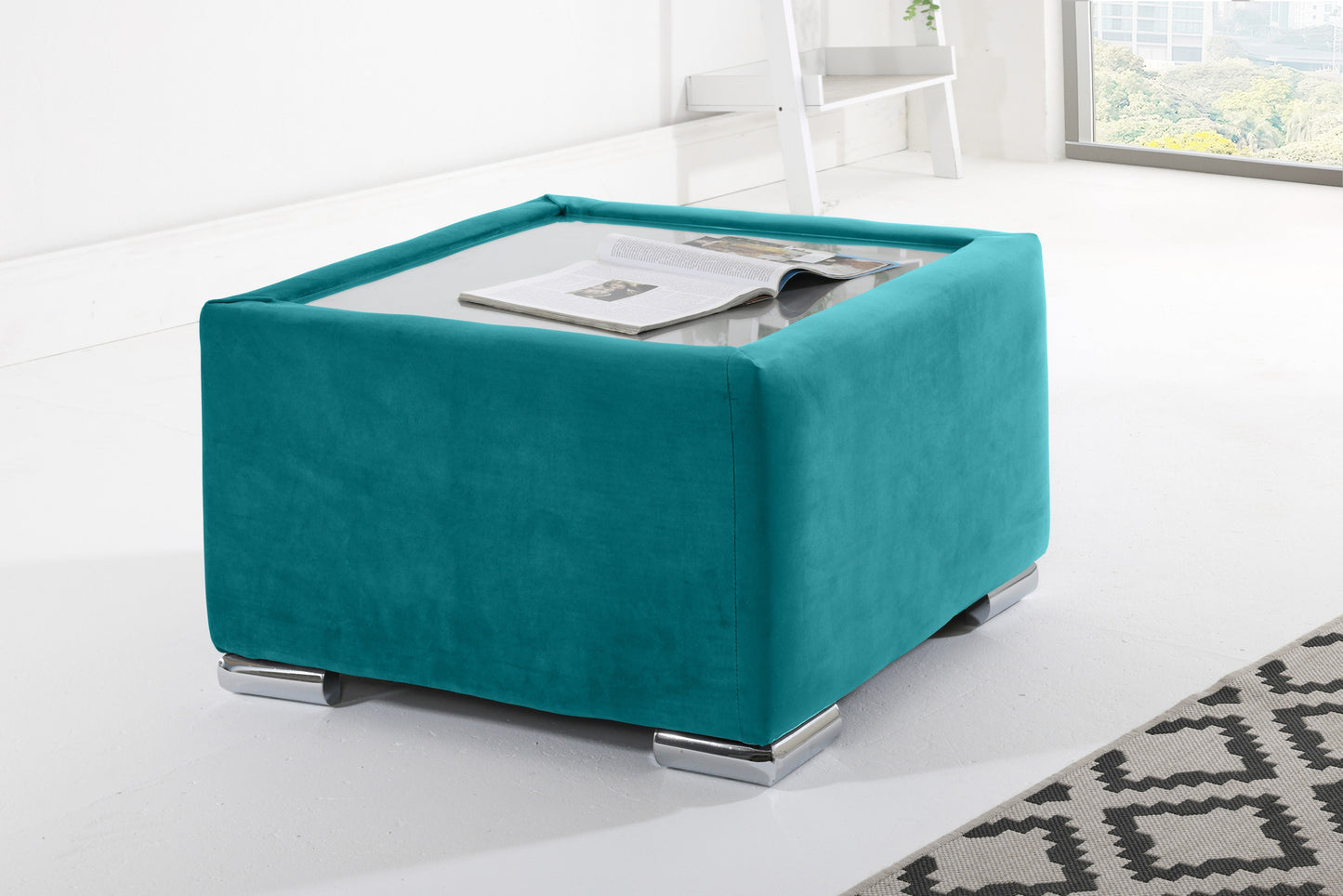 Lucera Plush Corner Fullback + Extra Cushions + Diamonds