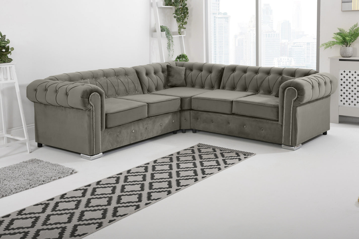 Novara Chesterfield Corner