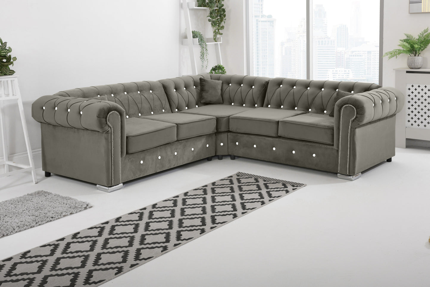 Novara Chesterfield - Corner With Dimond