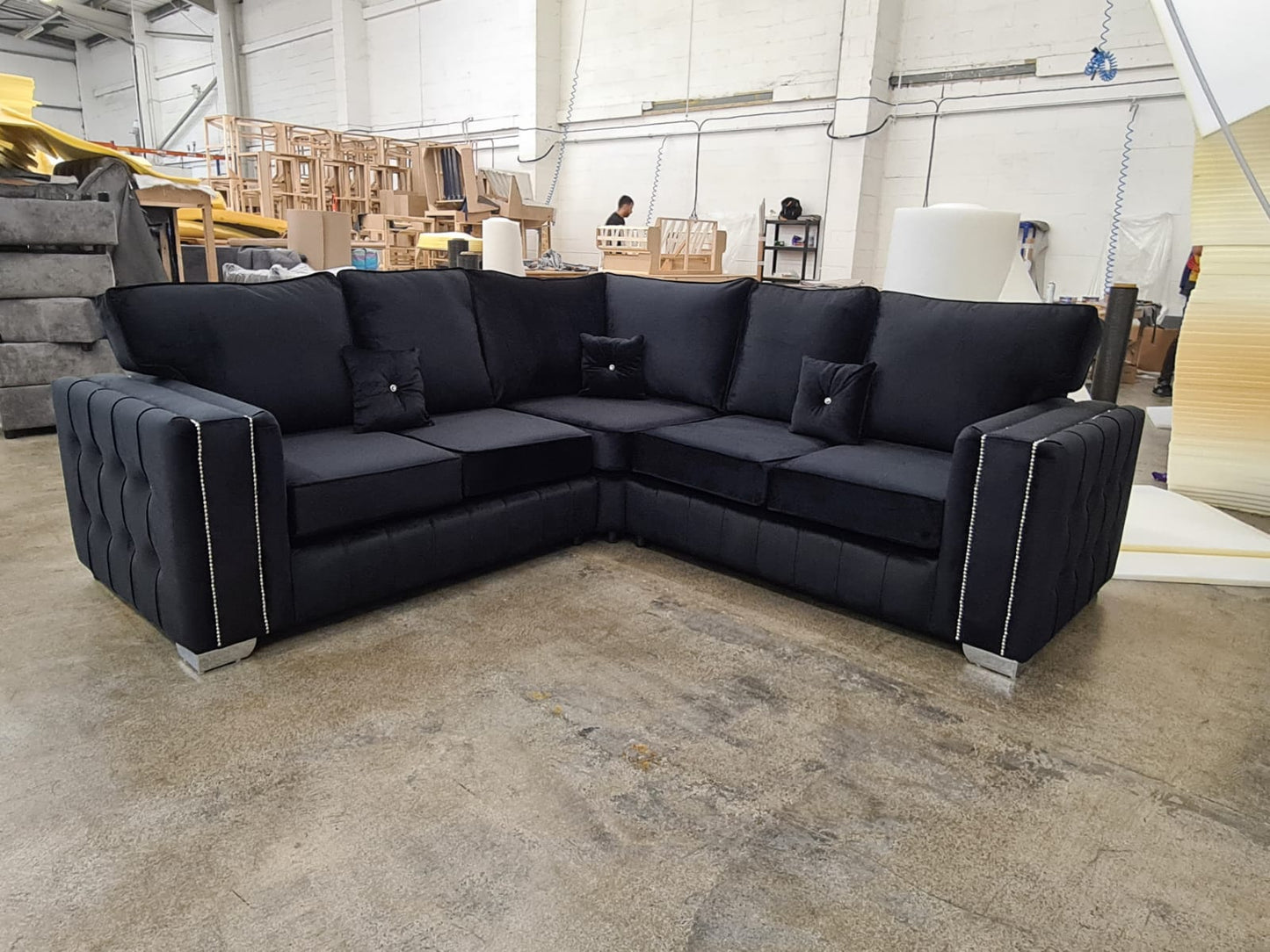 Hendi Corner - Fullback Black - Sofa Scape UK
