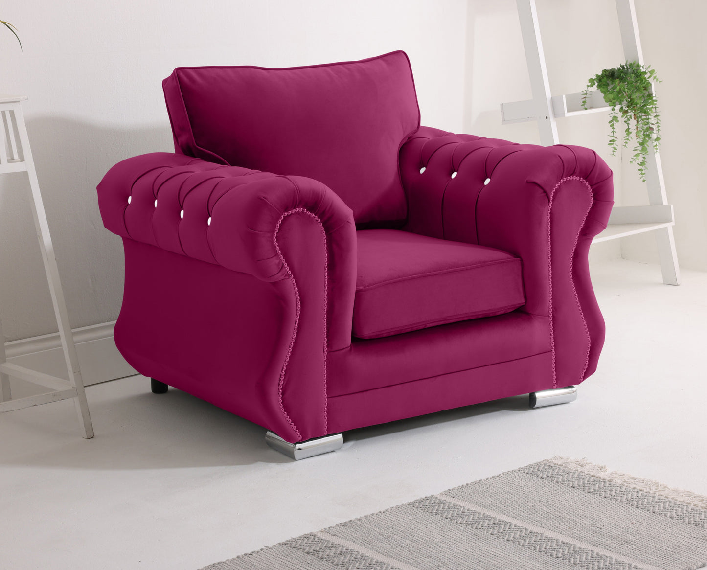 Strada Corner Scatterback + Diamonds