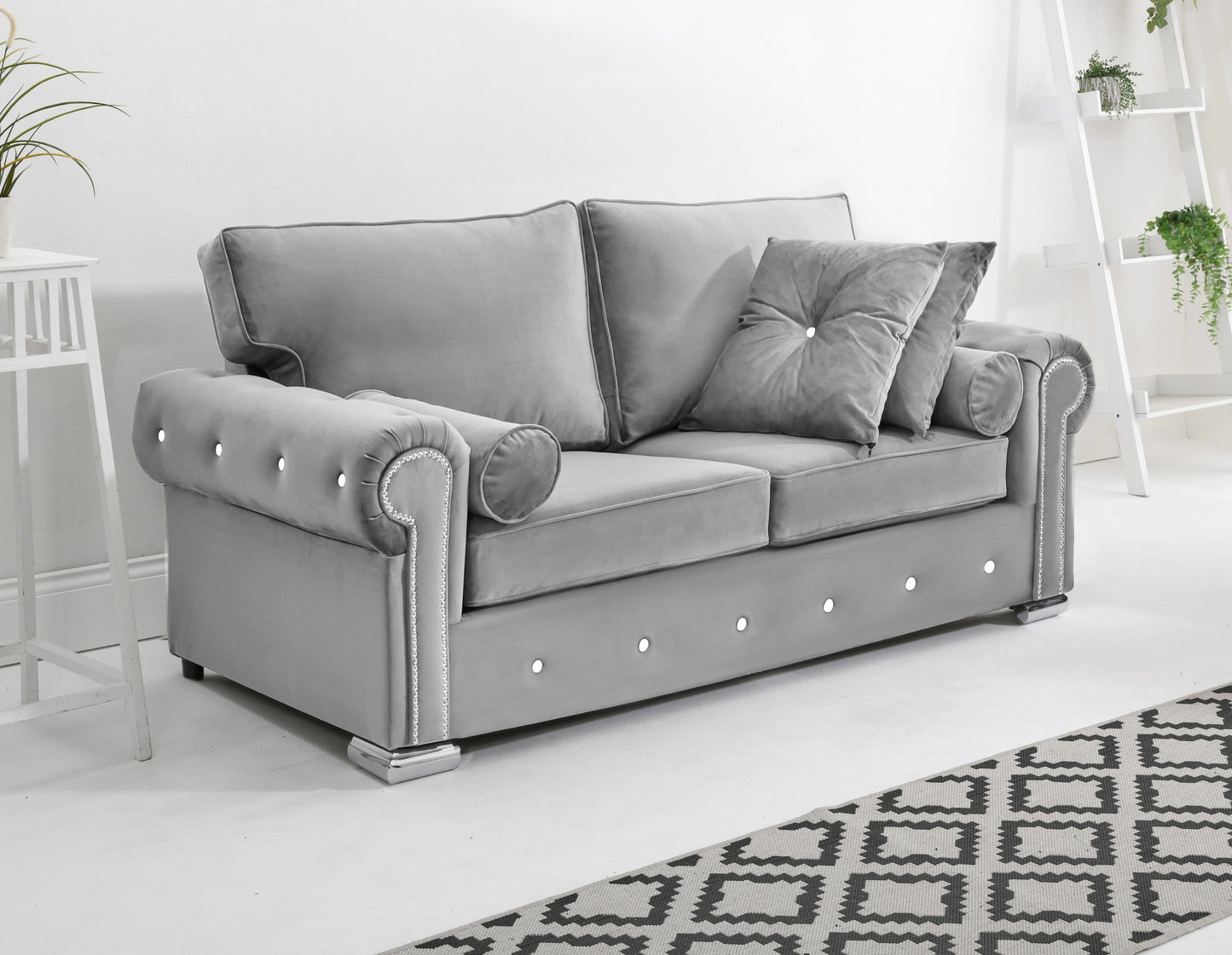 Novara 3+2 Fullback + Extra Cushions + Diamonds