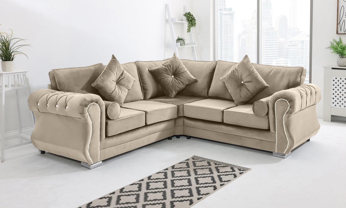 Strada Corner Fullback + Diamonds + Extra Cushions