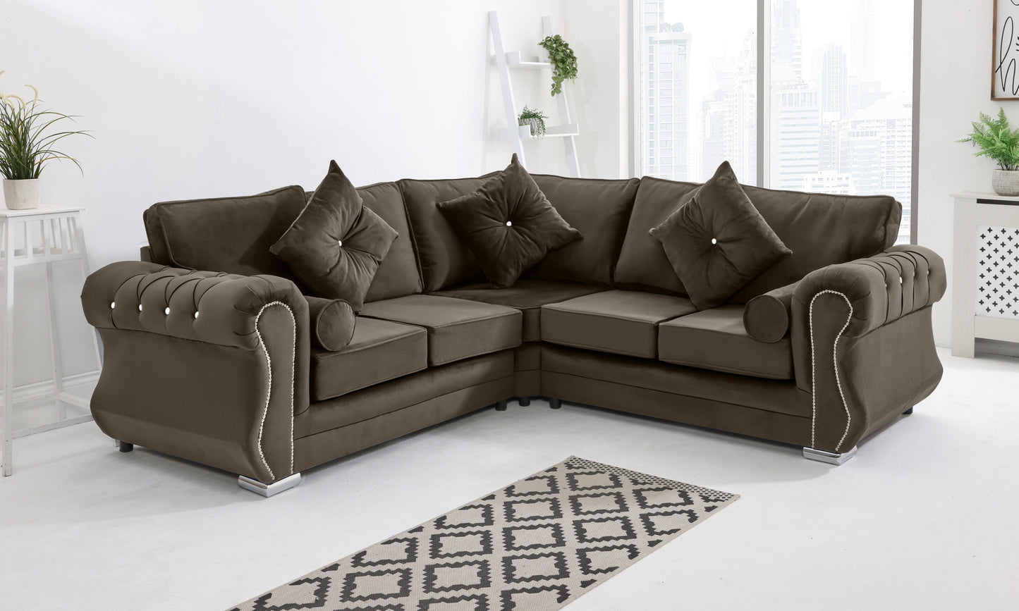 Strada Corner Fullback + Diamonds + Extra Cushions