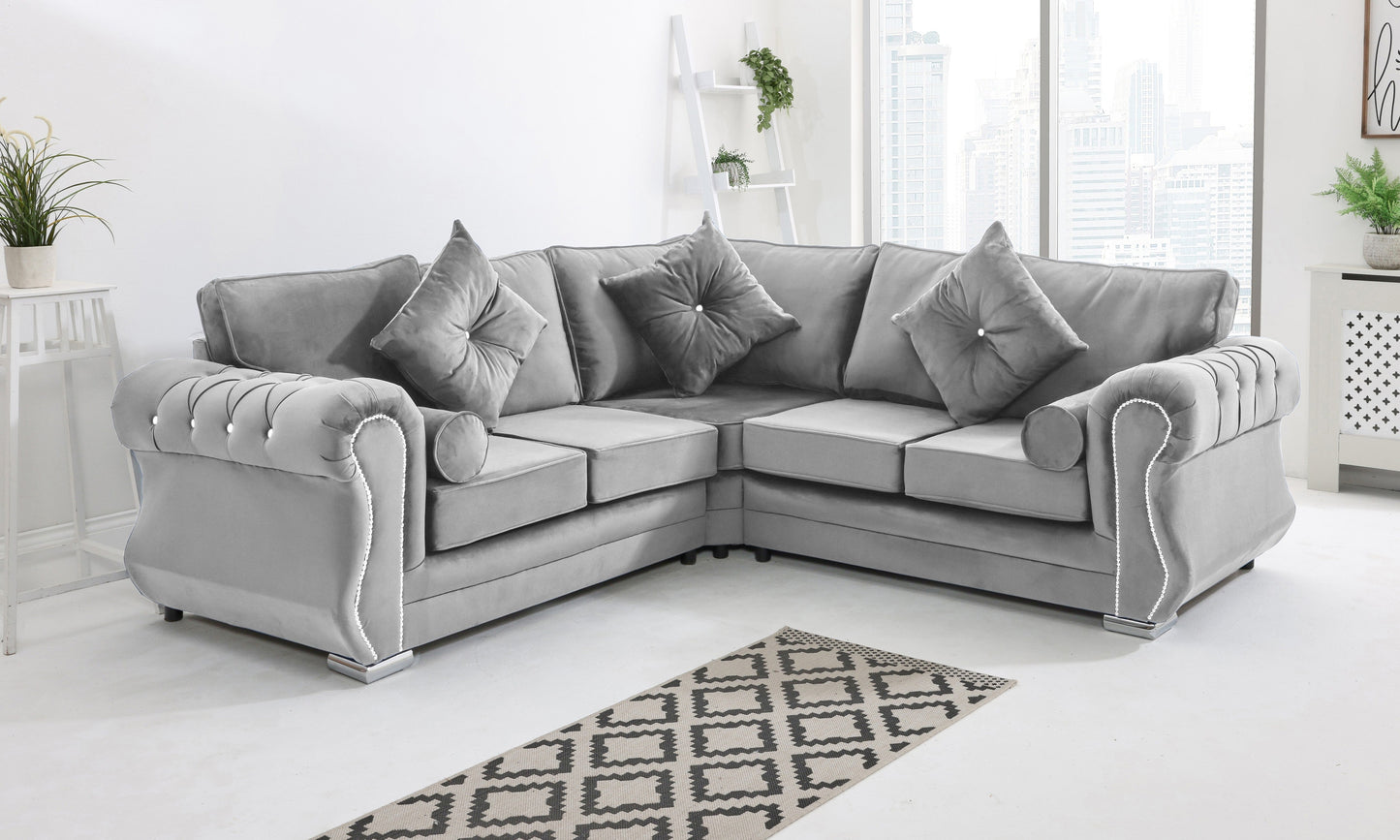 Strada Corner Fullback + Diamonds + Extra Cushions