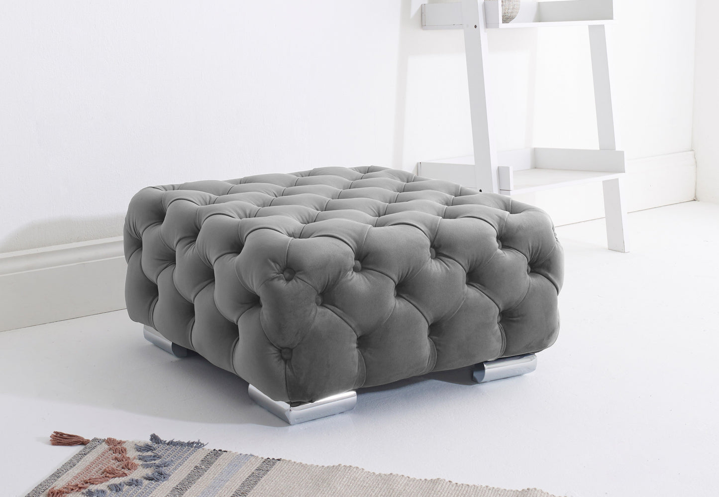 Lucera Plush Corner Fullback + Extra Cushions + Diamonds