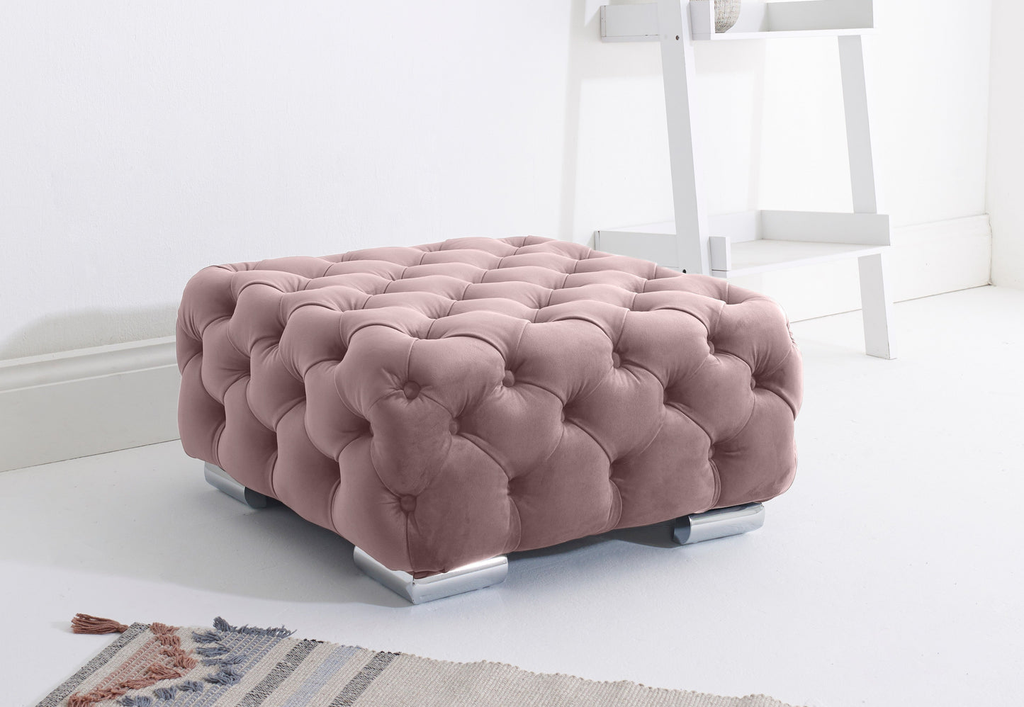 Strada Corner Fullback + Diamonds + Extra Cushions