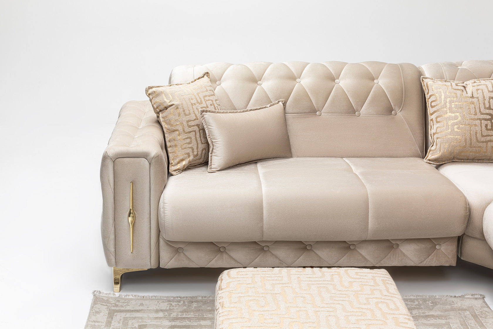 Monaco Luxury Corner-Side