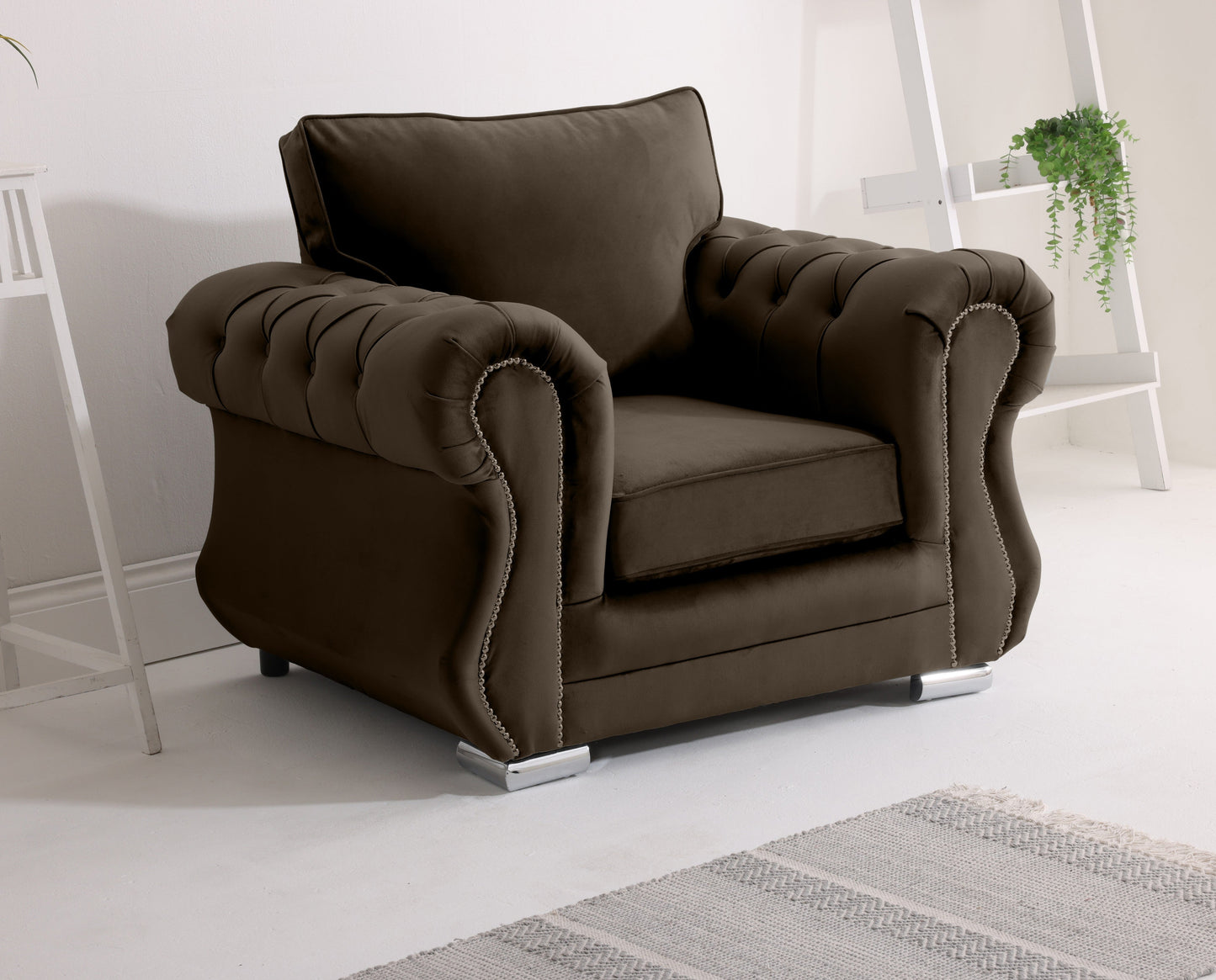 Strada Corner Scatterback