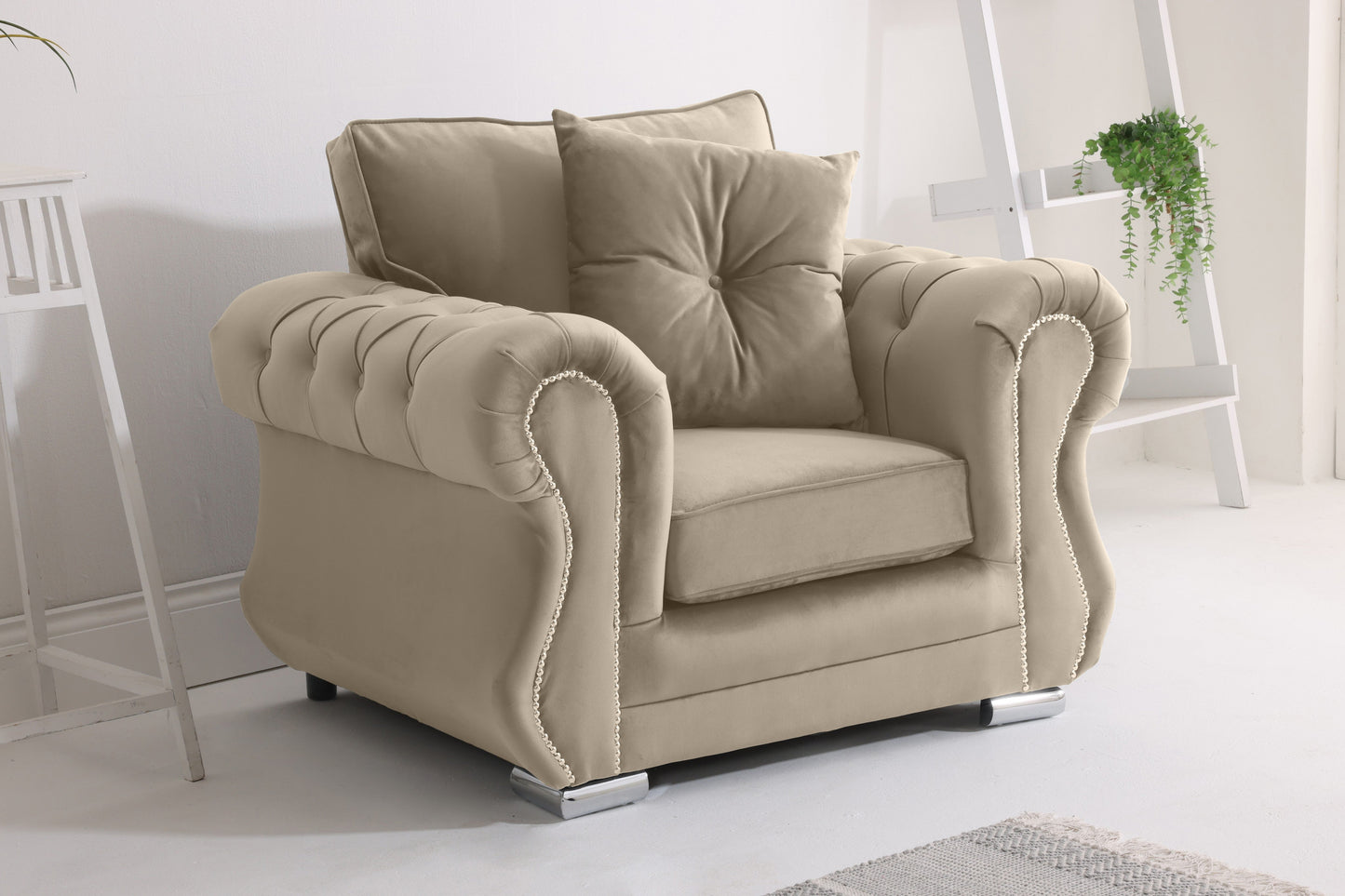 Strada Corner Fullback + Extra Cushions