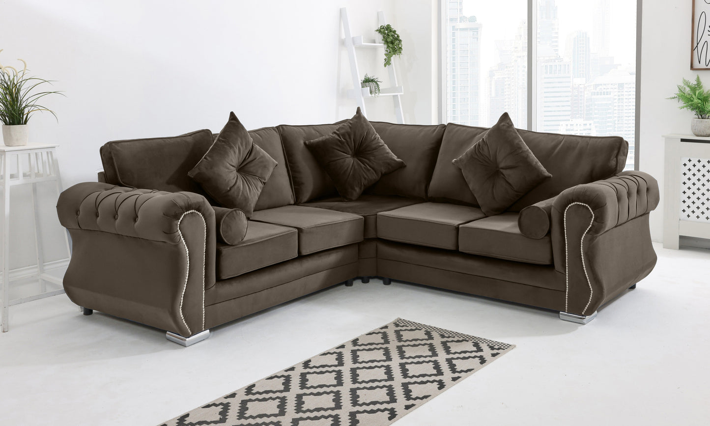 Strada Corner Fullback + Extra Cushions