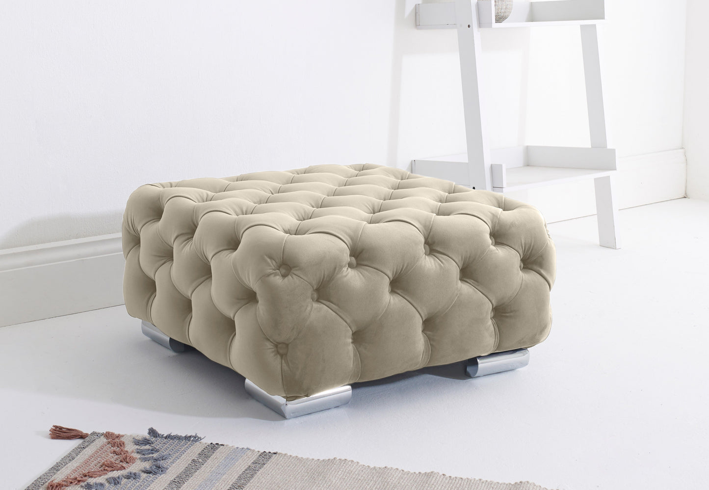 Strada Corner Fullback + Extra Cushions